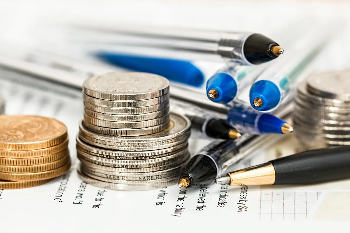 硬幣、貨幣、投資、保險、現金、銀行、金融、商業、錢、成功、存錢概念、存錢、儲蓄、錢堆