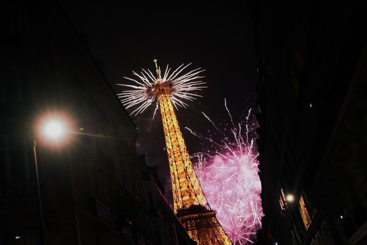tour Eiffel la nuit