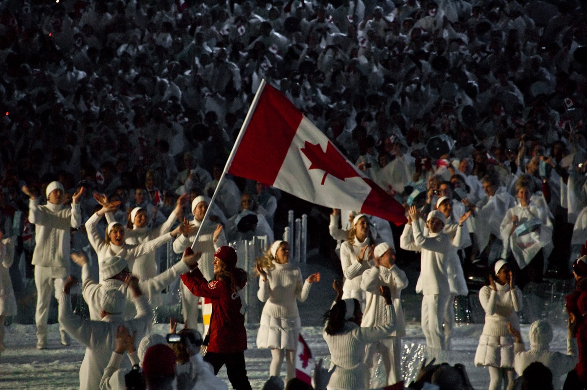 drapeau canadien à la parade
