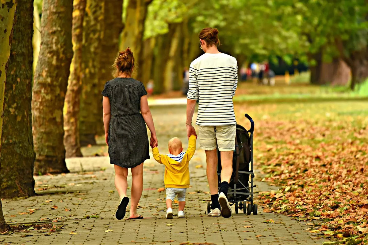 family, love, outdoors, woman, man, parents, parenthood, together, walking, park, father, mother, child, kid, care, leisure, relationship, family, family, famil