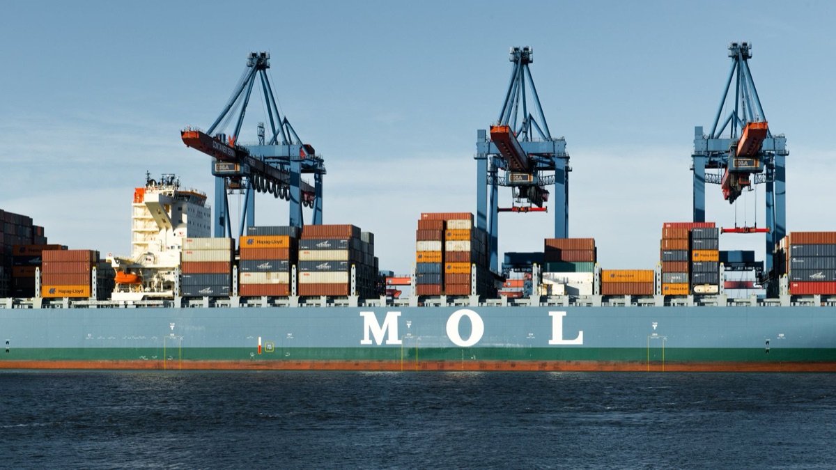 Immagine di un container in caricamento a Canada