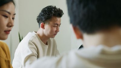 アジア系コミュニティのメンタルヘルス課題を解決する方法ガイド